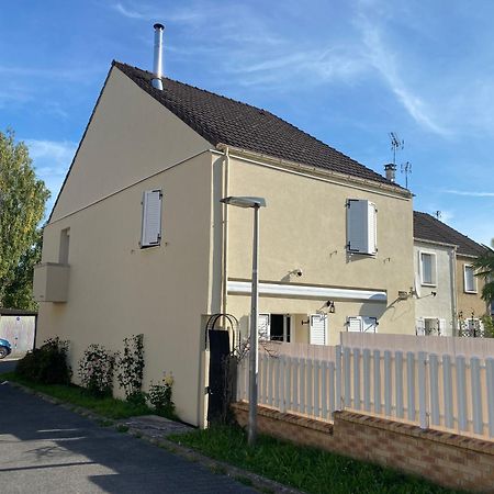Chez Manu Meuble De Tourisme 2 Etoiles Pour 6 Personnes - 3 Chambres Villeparisis Bagian luar foto