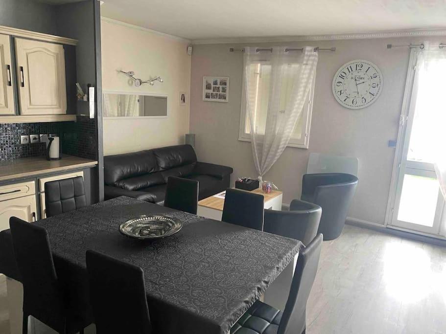 Chez Manu Meuble De Tourisme 2 Etoiles Pour 6 Personnes - 3 Chambres Villeparisis Bagian luar foto